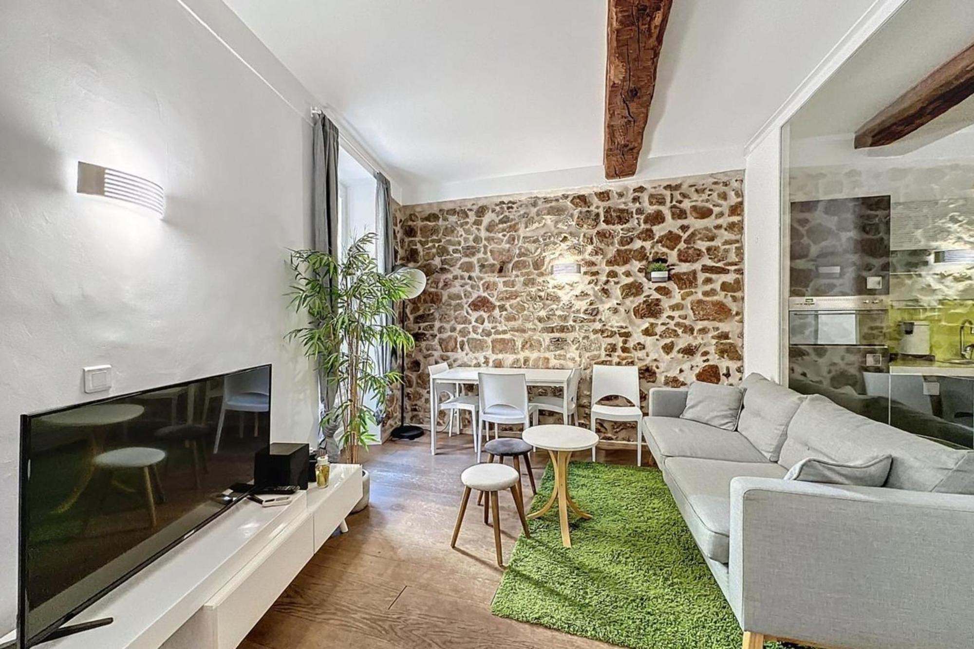 Appartement Modern 1br Flat In Center Prime Location